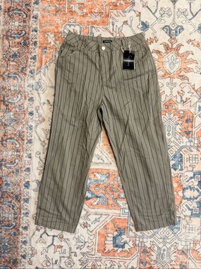 Flamingals Pinstripe Mid Waist Wide Leg Cropped Pants Gray Size Small NWT